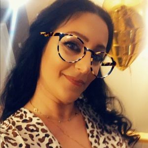 Meet your Posher, Suzanne